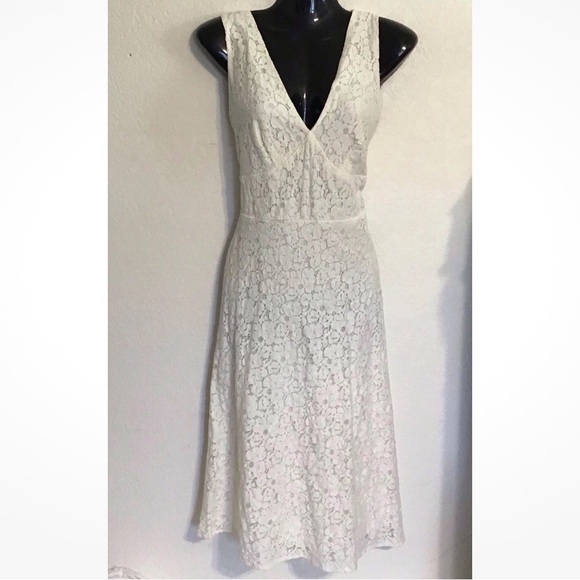 B.i.y.a.y.c.d.a. Women’s sleeveless V-neck lace dress. Size 10 - Picture 9 of 9